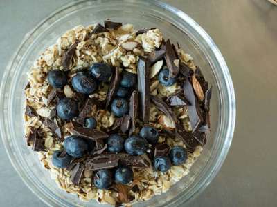 Blueberry Dark Chocolate Overnight Oats