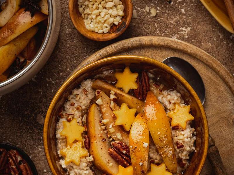 Spiced Pear & Pecan Oatmeal